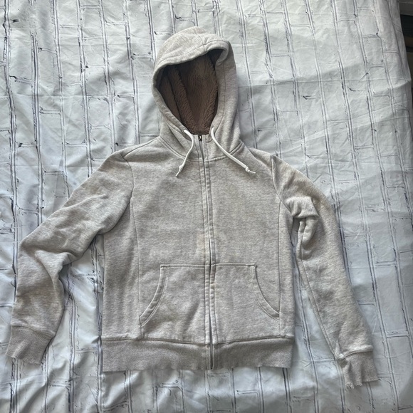Uniqlo Sherpa Lined Zip Hoodie Heather Gray Women’s XS Faux Fur Fleece Jacket - Picture 3 of 13